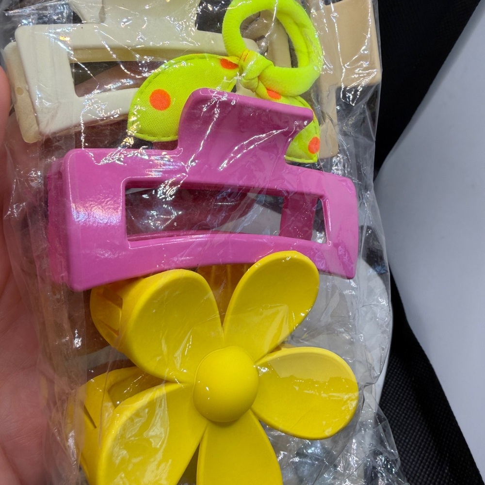 Colorful Hair Clips and Earrings Set - Picture 2 of 5